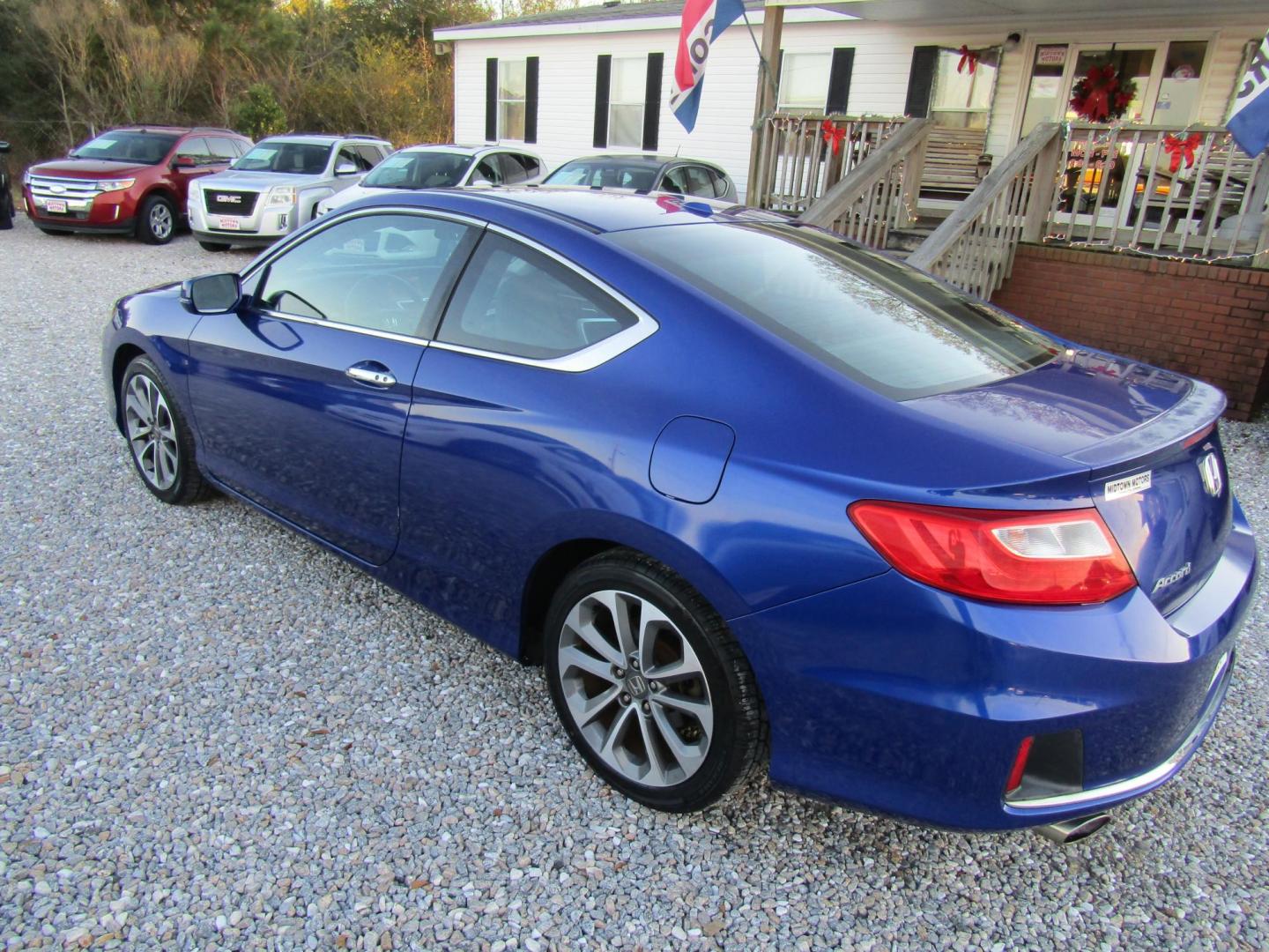2013 Blue Honda Accord EX-L V6 Coupe AT (1HGCT2B85DA) with an 3.5L V6 SOHC 24V engine, Automatic transmission, located at 15016 S Hwy 231, Midland City, AL, 36350, (334) 983-3001, 31.306210, -85.495277 - Photo#4