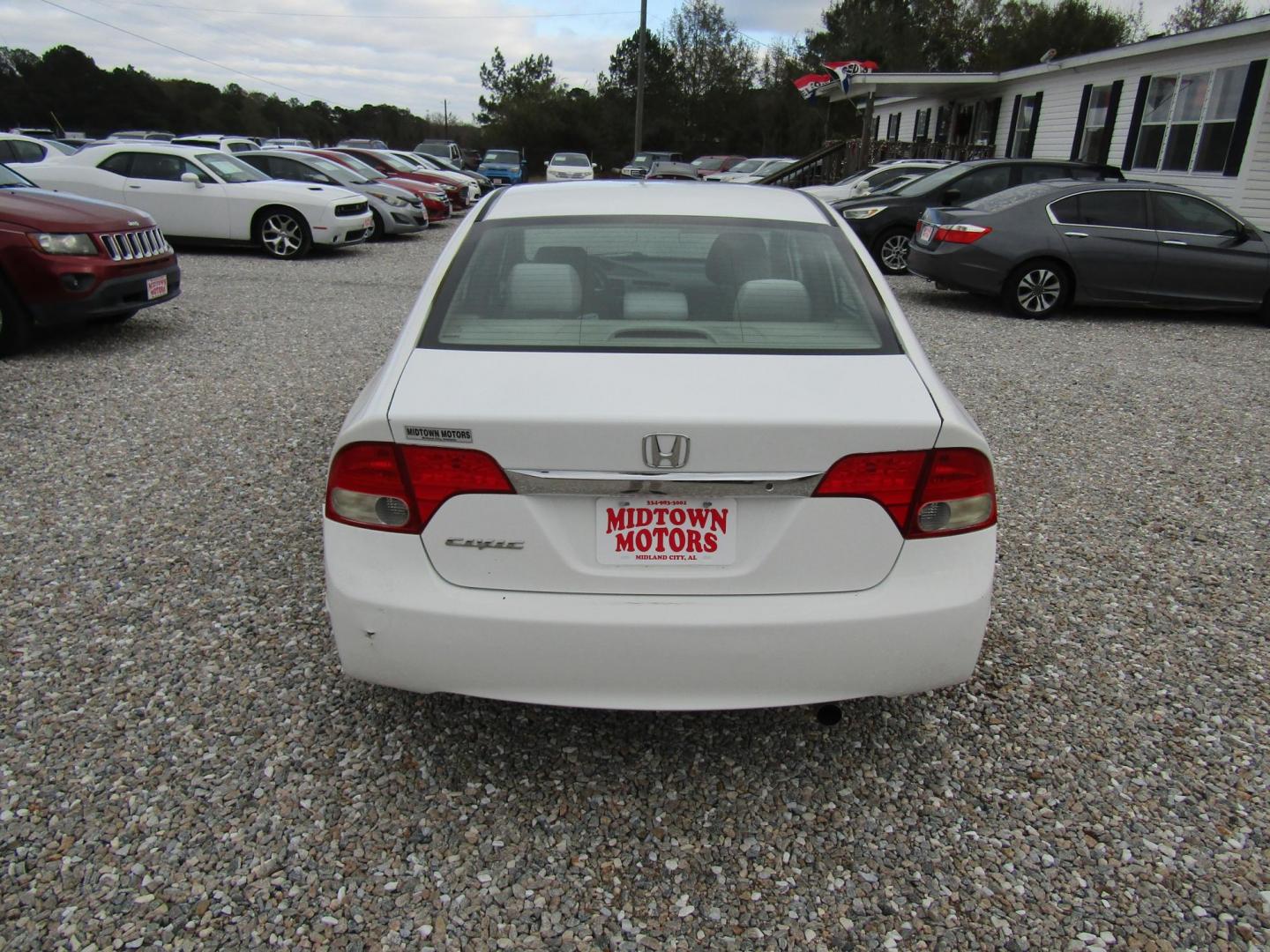 2010 White Honda Civic LX Sedan 5-Speed AT (2HGFA1F5XAH) with an 1.8L L4 SOHC 16V engine, Automatic transmission, located at 15016 S Hwy 231, Midland City, AL, 36350, (334) 983-3001, 31.306210, -85.495277 - Photo#6