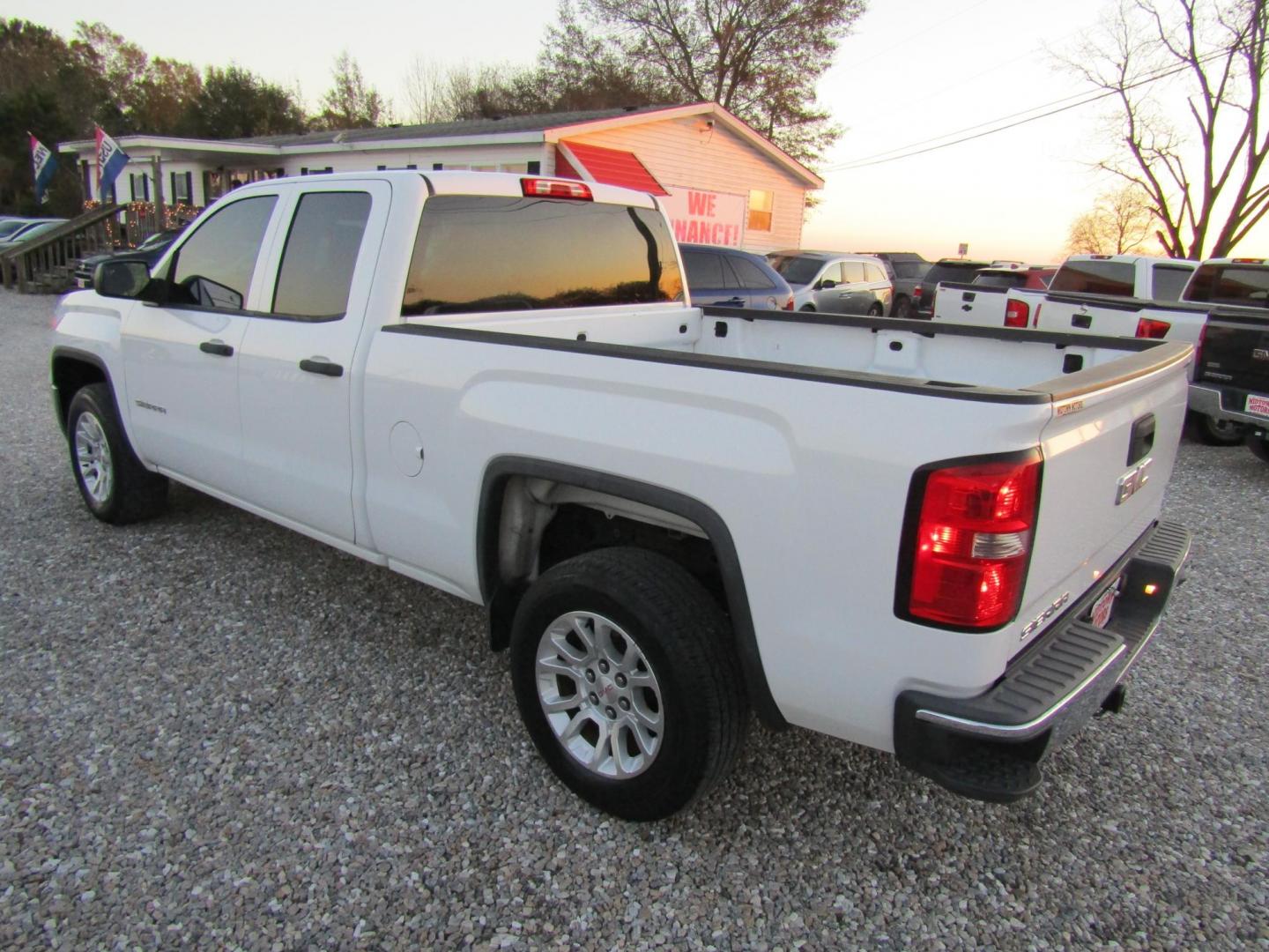 2014 White GMC Sierra 1500 Base Double Cab 2WD (1GTR1TEH7EZ) with an 4.3L V6 OHV 12V engine, Automatic transmission, located at 15016 S Hwy 231, Midland City, AL, 36350, (334) 983-3001, 31.306210, -85.495277 - Photo#5