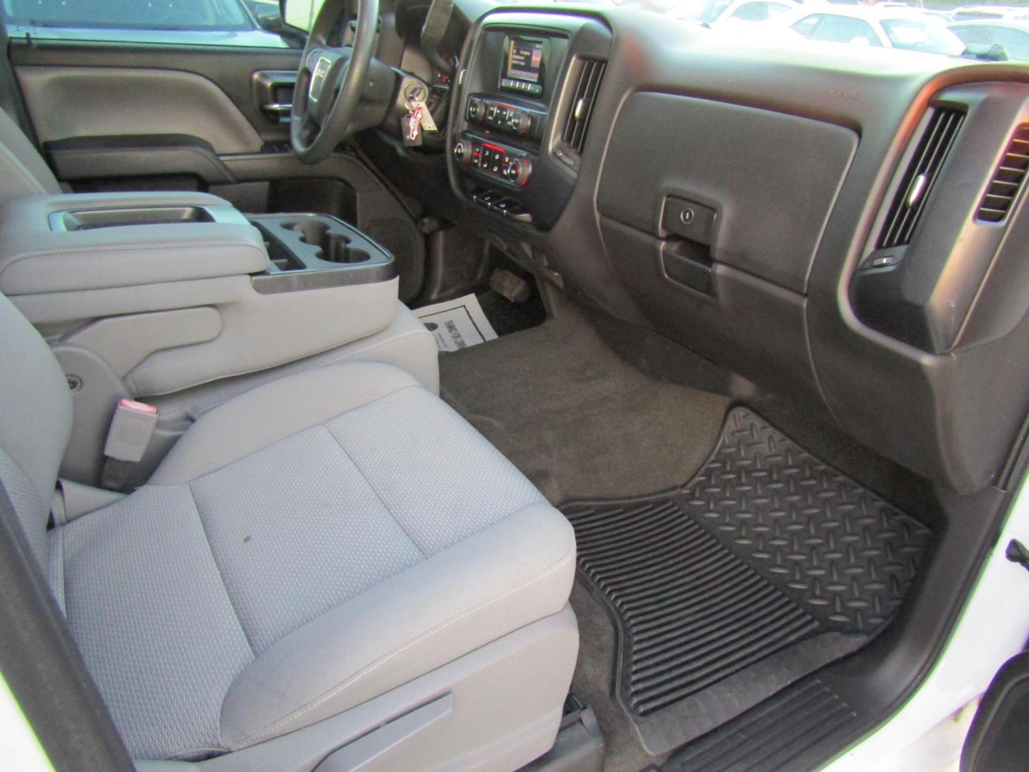 2014 White GMC Sierra 1500 Base Double Cab 2WD (1GTR1TEH7EZ) with an 4.3L V6 OHV 12V engine, Automatic transmission, located at 15016 S Hwy 231, Midland City, AL, 36350, (334) 983-3001, 31.306210, -85.495277 - Photo#9