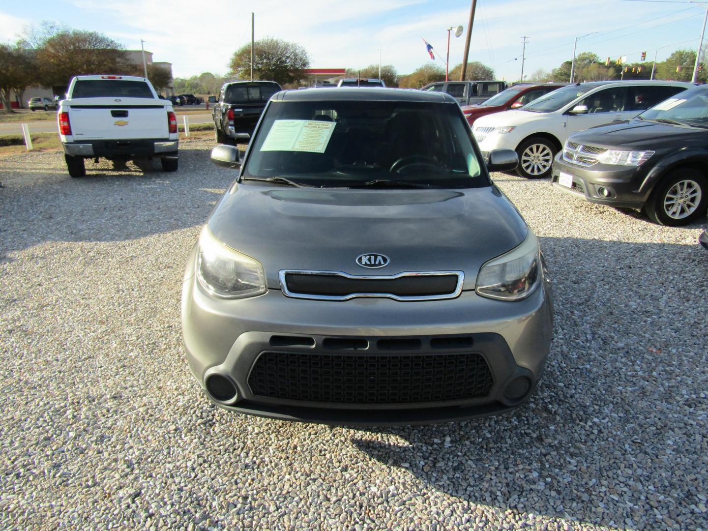2016 Gray Kia Soul Base 6A (KNDJN2A21G7) with an 1.6L L4 DOHC 16V engine, Automatic transmission, located at 15016 S Hwy 231, Midland City, AL, 36350, (334) 983-3001, 31.306210, -85.495277 - Photo#1