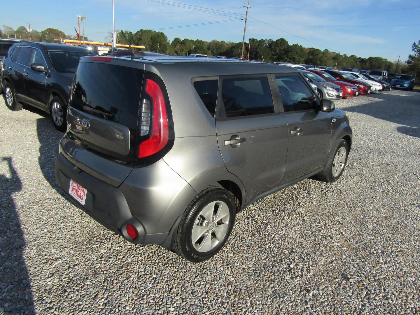 2016 Gray Kia Soul Base 6A (KNDJN2A21G7) with an 1.6L L4 DOHC 16V engine, Automatic transmission, located at 15016 S Hwy 231, Midland City, AL, 36350, (334) 983-3001, 31.306210, -85.495277 - Photo#7