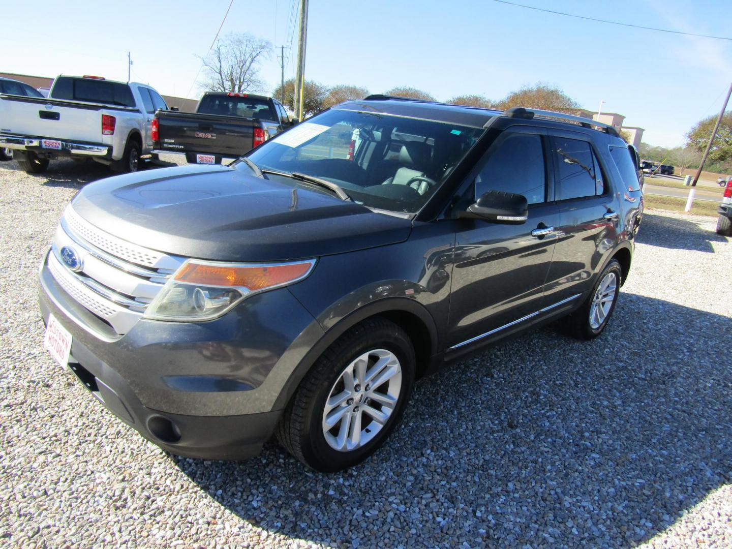 2015 Gray Ford Explorer XLT FWD (1FM5K7D85FG) with an 3.5L V6 DOHC 24V engine, Automatic transmission, located at 15016 S Hwy 231, Midland City, AL, 36350, (334) 983-3001, 31.306210, -85.495277 - Photo#1