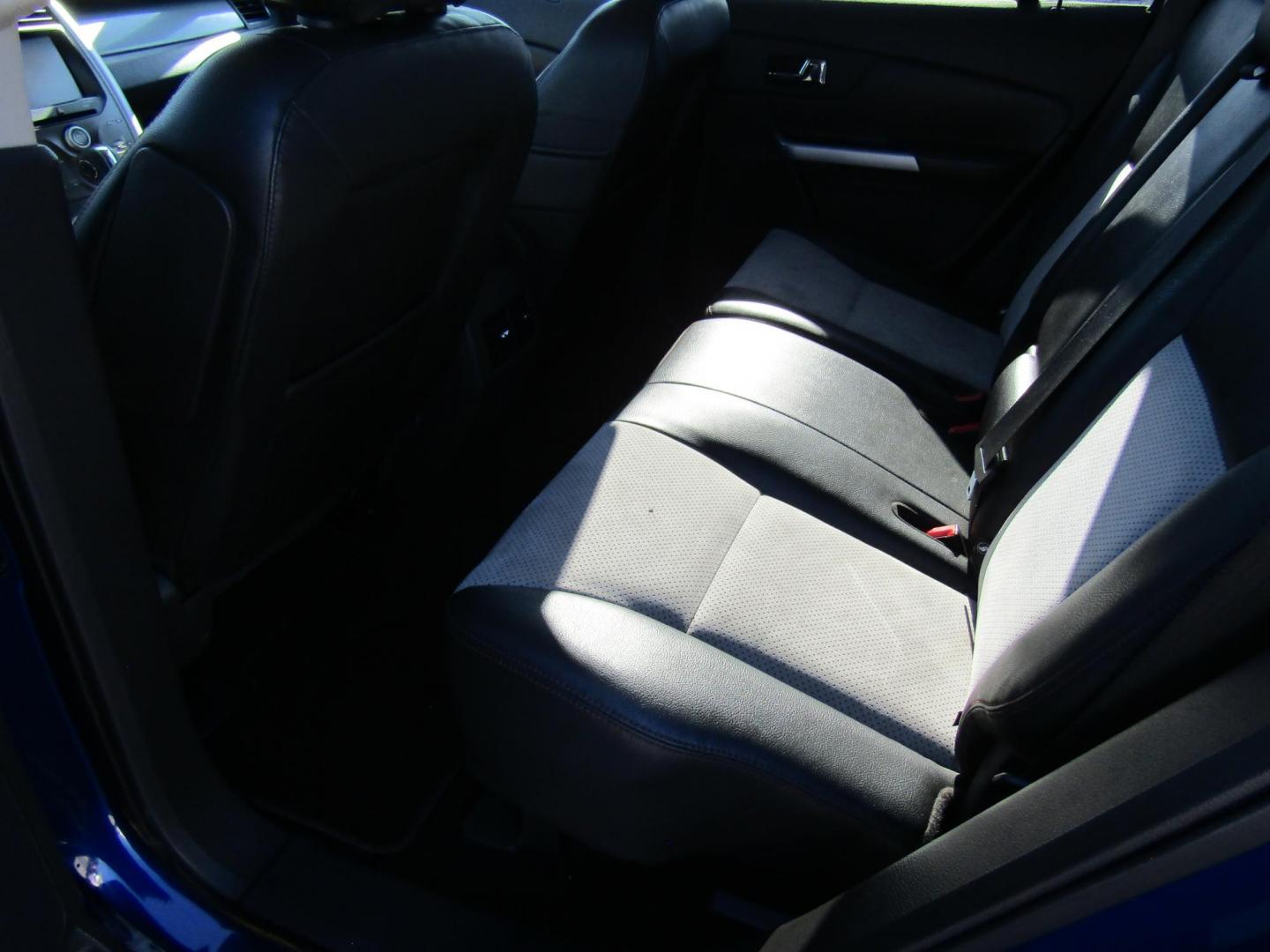 2014 Blue Ford Edge SEL FWD (2FMDK3JC3EB) with an 3.5L V6 DOHC 24V engine, Automatic transmission, located at 15016 S Hwy 231, Midland City, AL, 36350, (334) 983-3001, 31.306210, -85.495277 - Photo#4