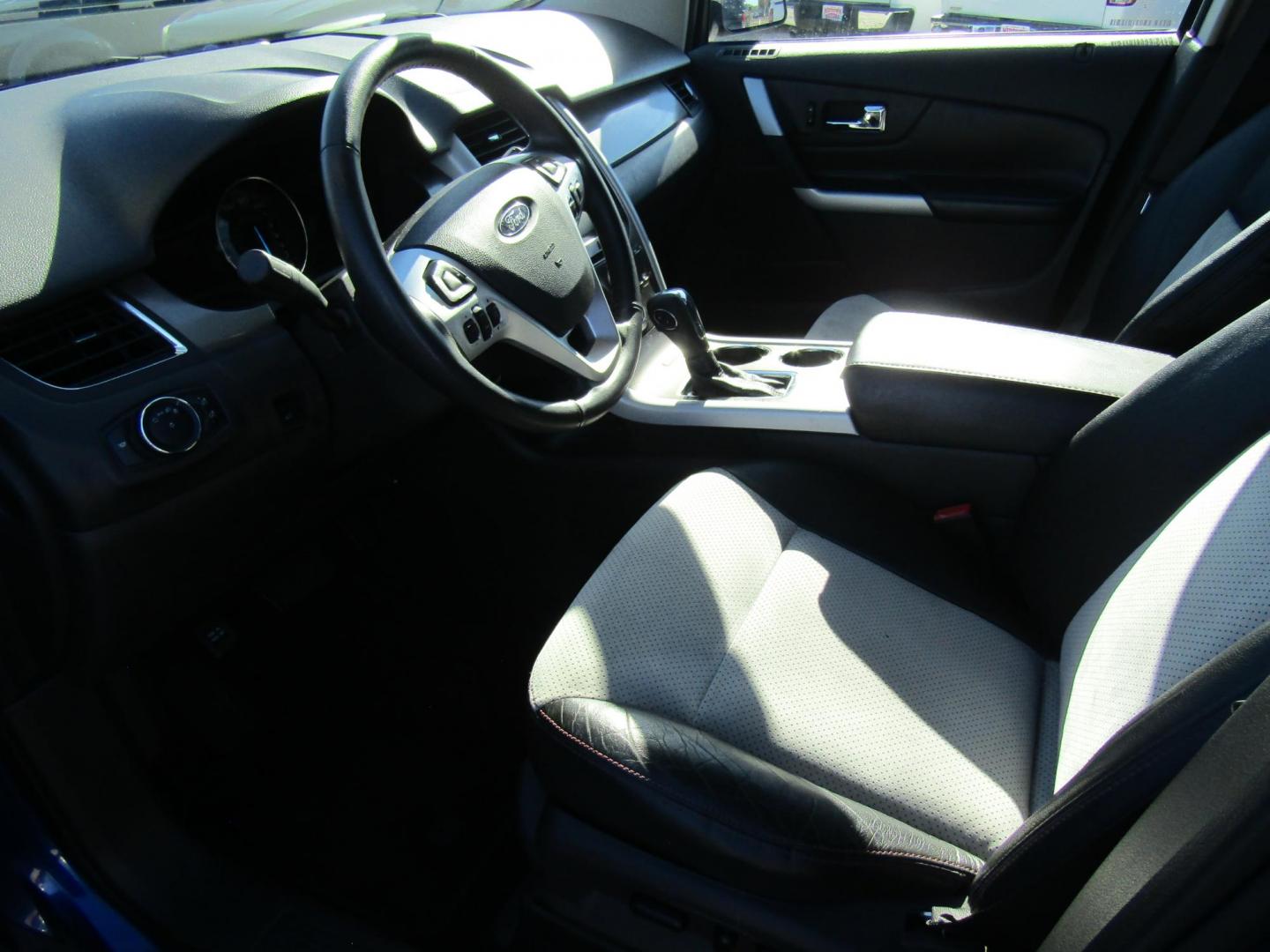 2014 Blue Ford Edge SEL FWD (2FMDK3JC3EB) with an 3.5L V6 DOHC 24V engine, Automatic transmission, located at 15016 S Hwy 231, Midland City, AL, 36350, (334) 983-3001, 31.306210, -85.495277 - Photo#3