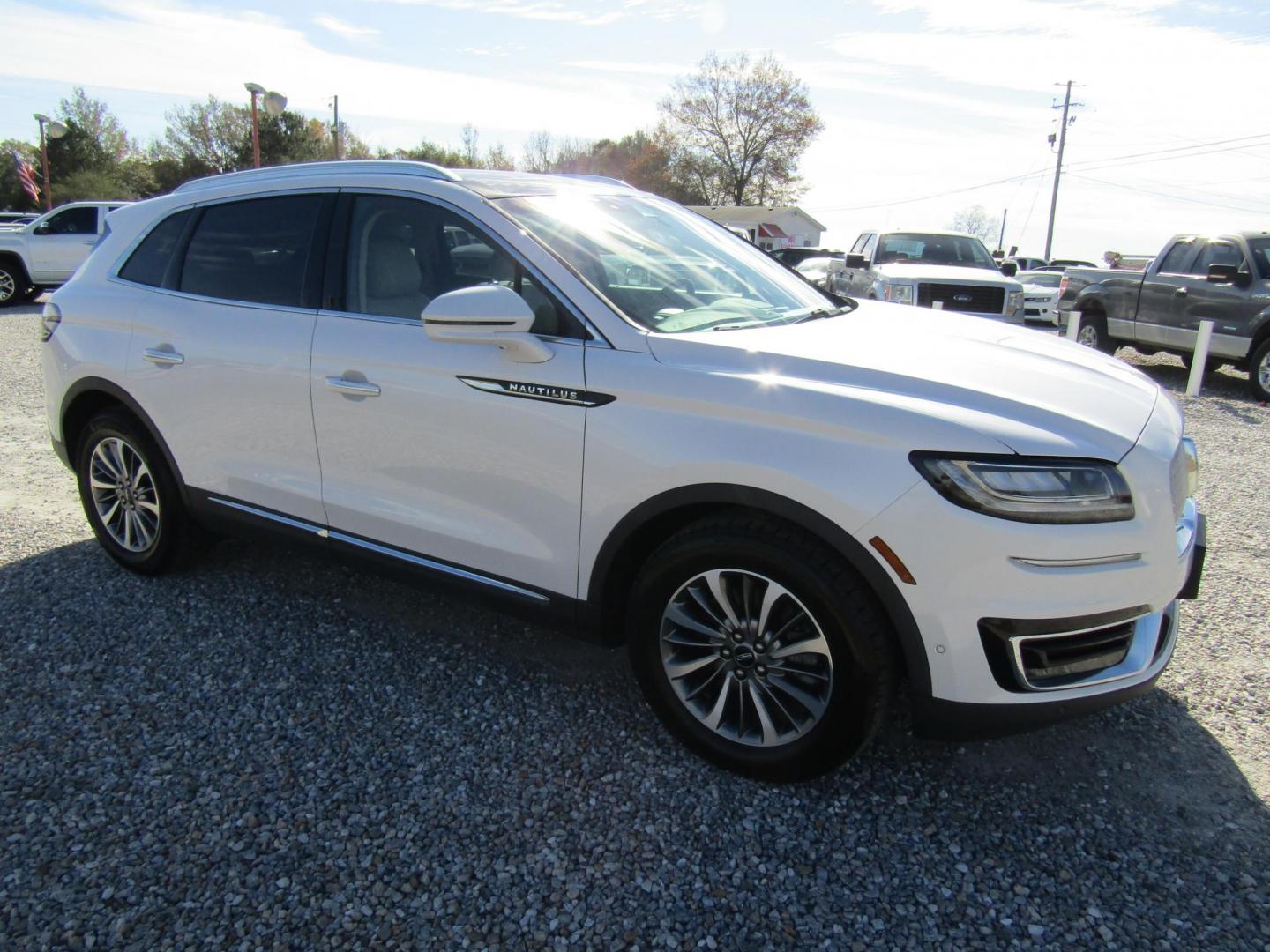 2019 White Lincoln Nautilus Reserve (2LMPJ6L96KB) with an 2.0L L4 DOHC 16V engine, Automatic transmission, located at 15016 S Hwy 231, Midland City, AL, 36350, (334) 983-3001, 31.306210, -85.495277 - Photo#0