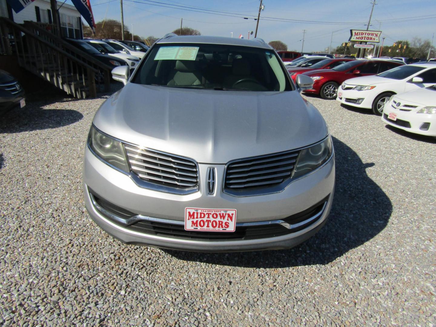 2018 Silver Lincoln MKX Premier (2LMPJ6JR8JB) with an 3.7L V6 DOHC 24V engine, Automatic transmission, located at 15016 S Hwy 231, Midland City, AL, 36350, (334) 983-3001, 31.306210, -85.495277 - Photo#1
