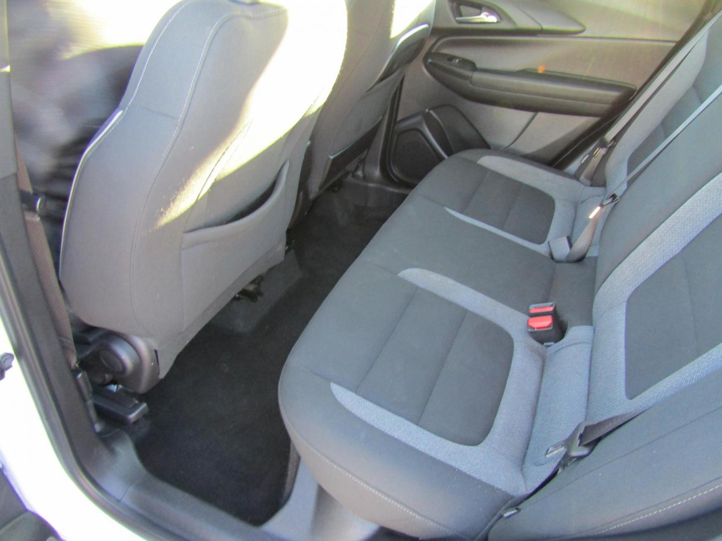 2021 White Chevrolet Trailblazer LS (KL79MMS27MB) with an 1.2L L3 DOHC 12V engine, Automatic transmission, located at 15016 S Hwy 231, Midland City, AL, 36350, (334) 983-3001, 31.306210, -85.495277 - Photo#4