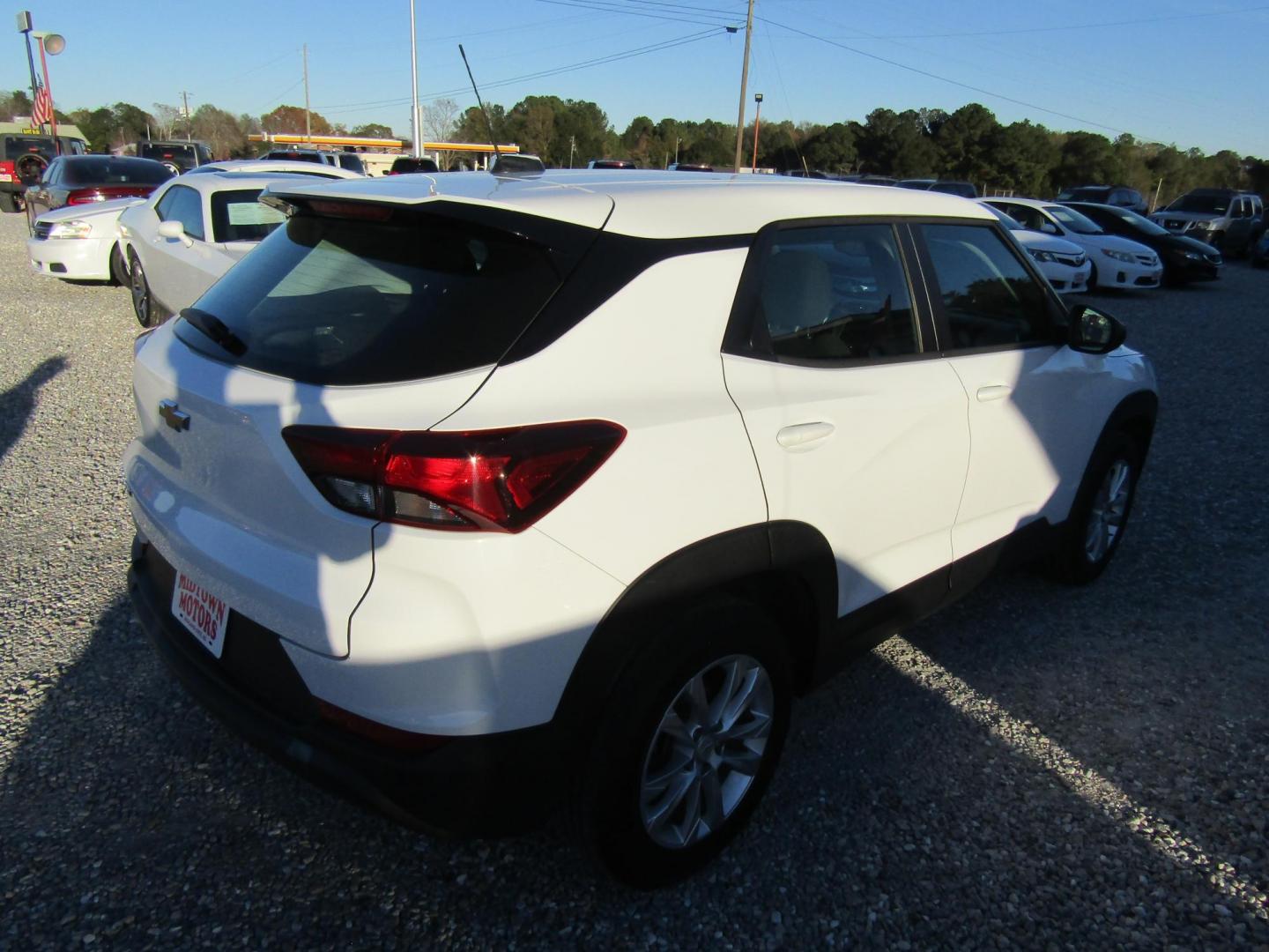 2021 White Chevrolet Trailblazer LS (KL79MMS27MB) with an 1.2L L3 DOHC 12V engine, Automatic transmission, located at 15016 S Hwy 231, Midland City, AL, 36350, (334) 983-3001, 31.306210, -85.495277 - Photo#7