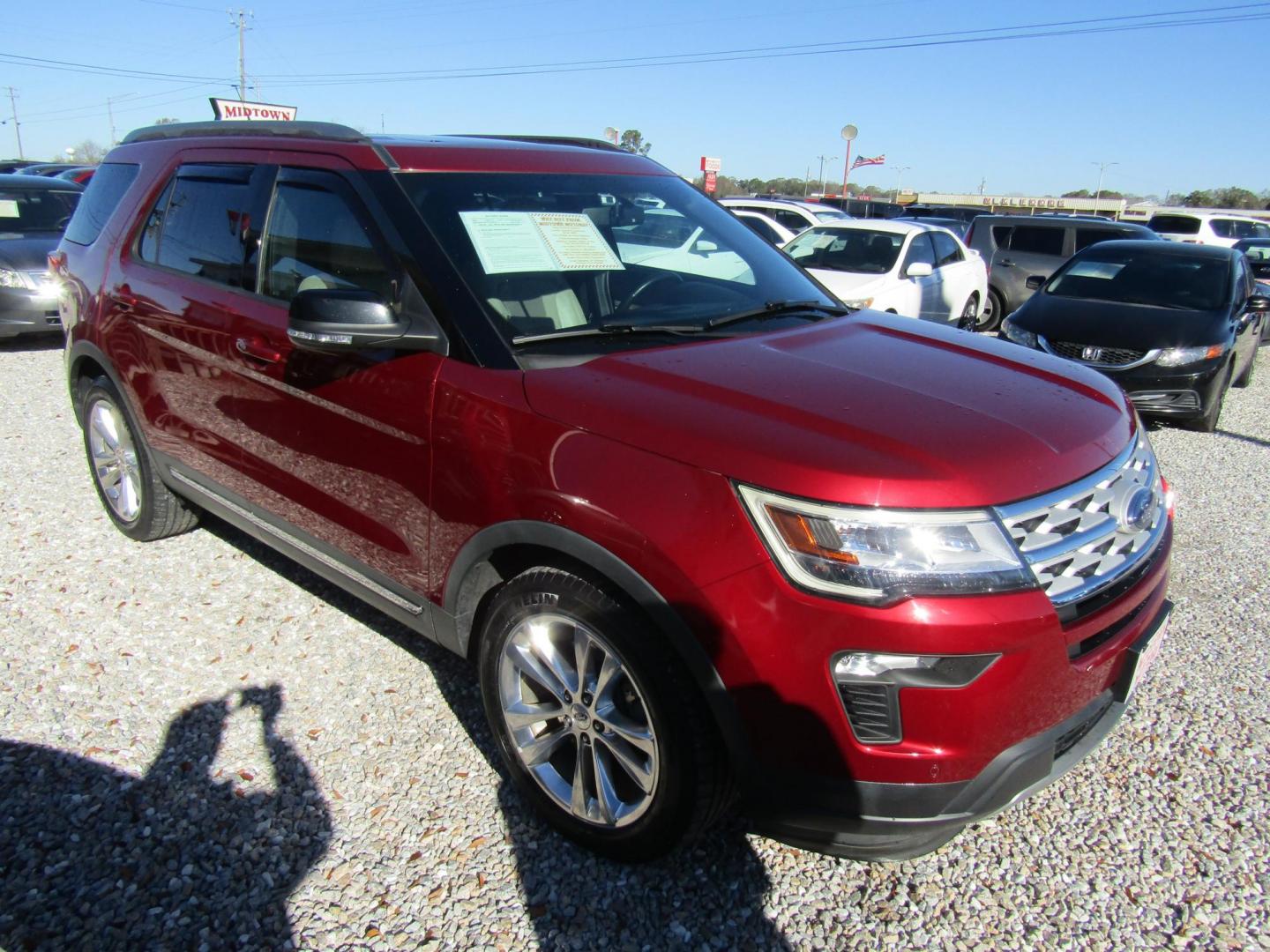 2018 Red Ford Explorer XLT FWD (1FM5K7D87JG) with an 3.5L V6 DOHC 24V engine, Automatic transmission, located at 15016 S Hwy 231, Midland City, AL, 36350, (334) 983-3001, 31.306210, -85.495277 - Photo#0