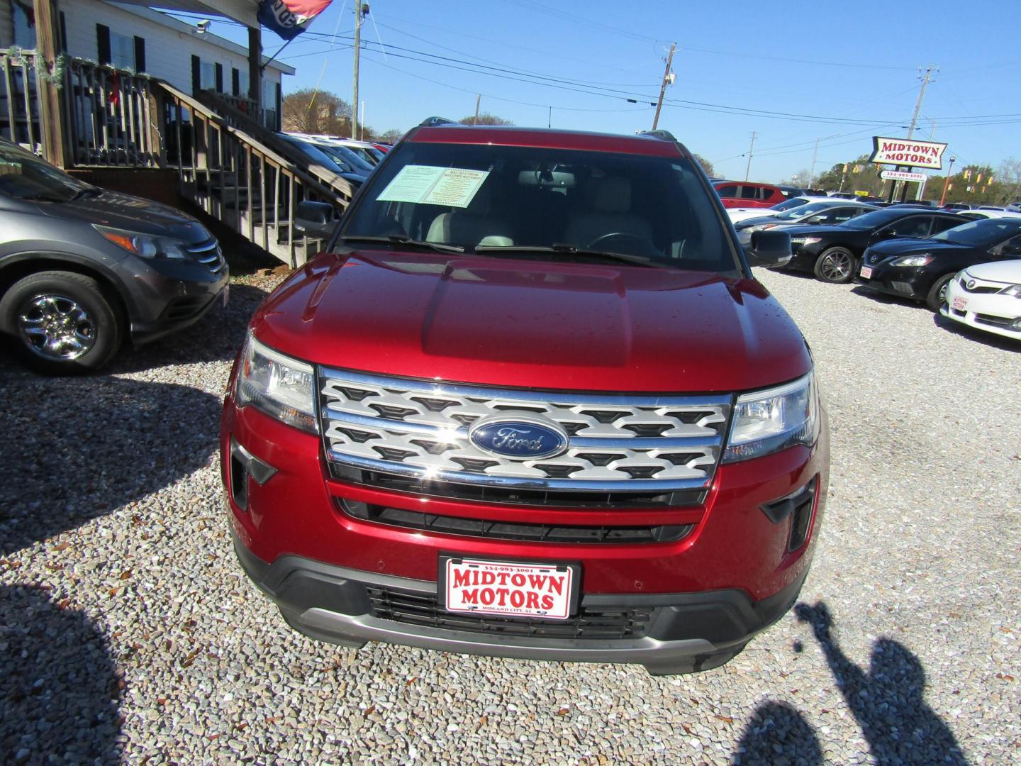 2018 Red Ford Explorer XLT FWD (1FM5K7D87JG) with an 3.5L V6 DOHC 24V engine, Automatic transmission, located at 15016 S Hwy 231, Midland City, AL, 36350, (334) 983-3001, 31.306210, -85.495277 - Photo#1