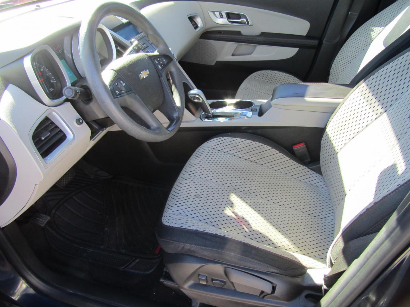 2015 DR BLUE Chevrolet Equinox LS 2WD (2GNALAEK5F6) with an 2.4L L4 DOHC 16V FFV engine, Automatic transmission, located at 15016 S Hwy 231, Midland City, AL, 36350, (334) 983-3001, 31.306210, -85.495277 - Photo#2