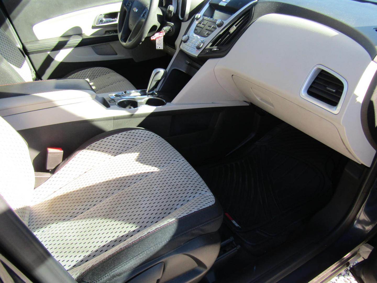 2015 DR BLUE Chevrolet Equinox LS 2WD (2GNALAEK5F6) with an 2.4L L4 DOHC 16V FFV engine, Automatic transmission, located at 15016 S Hwy 231, Midland City, AL, 36350, (334) 983-3001, 31.306210, -85.495277 - Photo#7