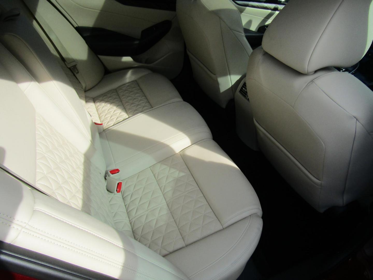 2016 Red Nissan Maxima 3.5 S (1N4AA6AP1GC) with an 3.5L V6 DOHC 24V engine, Automatic transmission, located at 15016 S Hwy 231, Midland City, AL, 36350, (334) 983-3001, 31.306210, -85.495277 - Photo#7