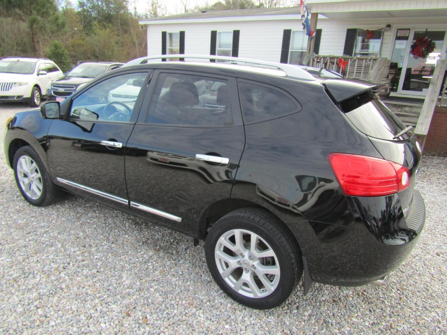 2012 Black Nissan Rogue S FWD Krom Edition (JN8AS5MTXCW) with an 2.5L L4 DOHC 16V engine, Automatic transmission, located at 15016 S Hwy 231, Midland City, AL, 36350, (334) 983-3001, 31.306210, -85.495277 - Photo#4