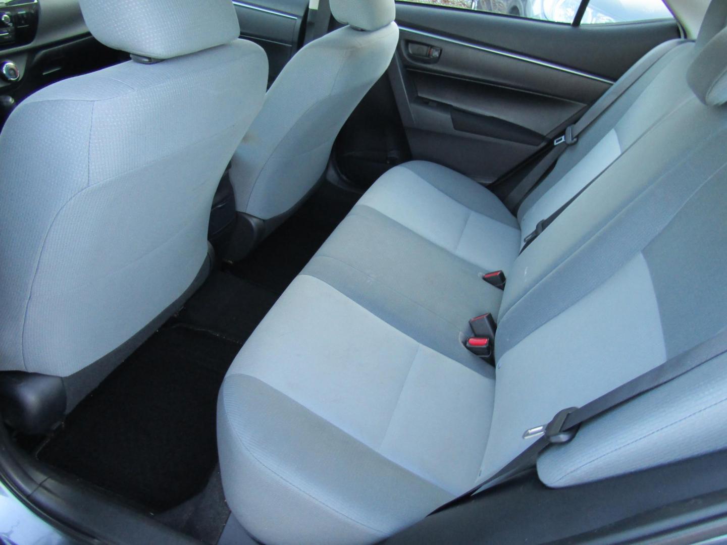 2015 Gray Toyota Corolla L 4-Speed AT (2T1BURHE0FC) with an 1.8L L4 DOHC 16V engine, Automatic transmission, located at 15016 S Hwy 231, Midland City, AL, 36350, (334) 983-3001, 31.306210, -85.495277 - Photo#4