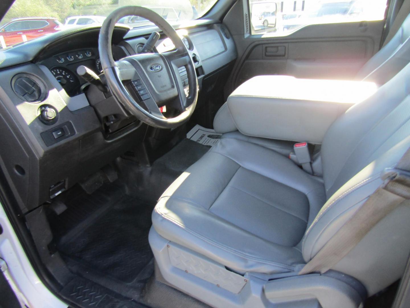 2014 White Ford F-150 STX 6.5-ft. Bed 2WD (1FTMF1CM0EK) with an 3.7L V6 DOHC 24V engine, Automatic transmission, located at 15016 S Hwy 231, Midland City, AL, 36350, (334) 983-3001, 31.306210, -85.495277 - Photo#2