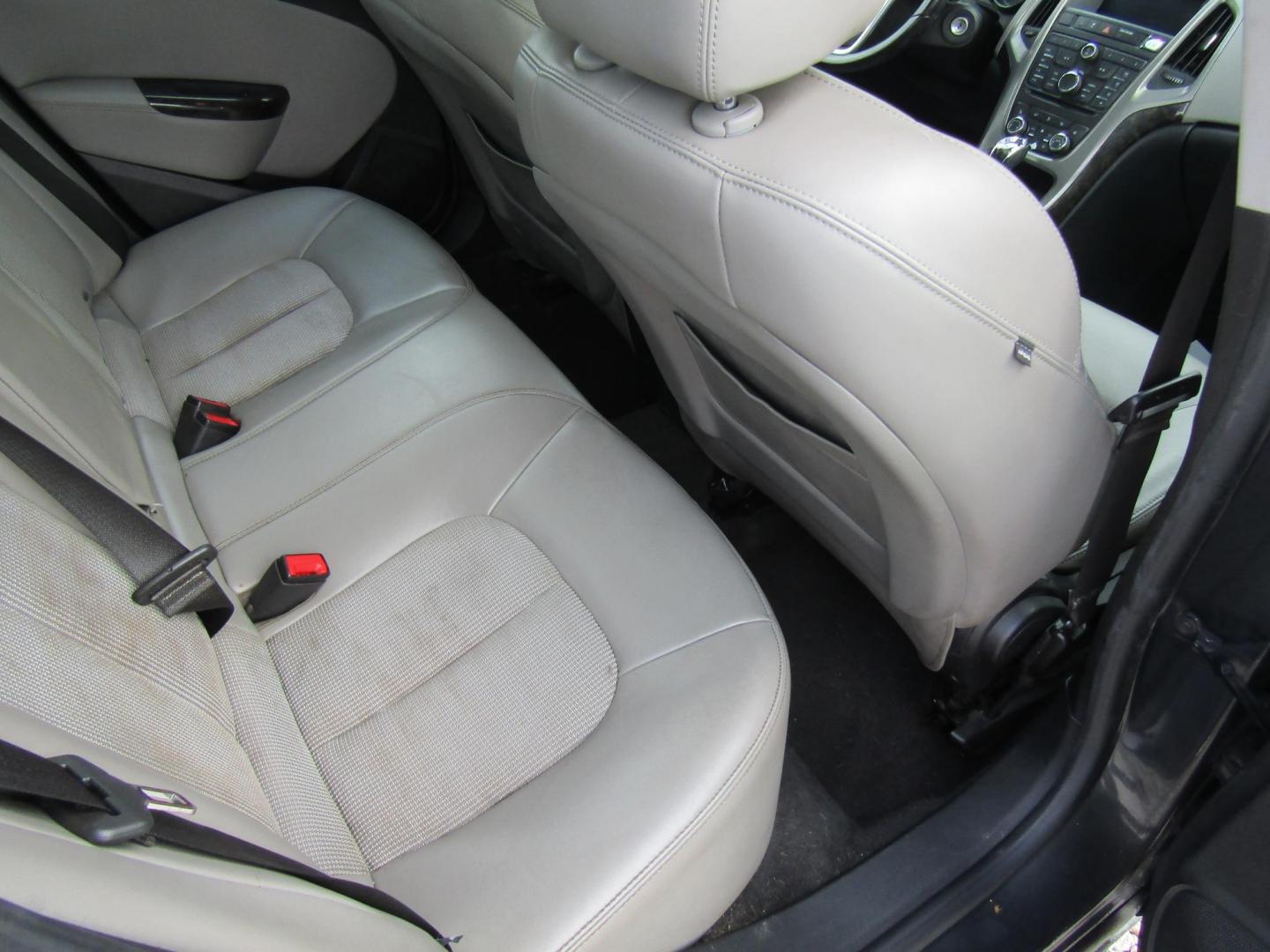 2014 Gray Buick Verano Convenience (1G4PR5SK9E4) with an 2.4L L4 DOHC 16V FFV engine, Automatic transmission, located at 15016 S Hwy 231, Midland City, AL, 36350, (334) 983-3001, 31.306210, -85.495277 - Photo#8