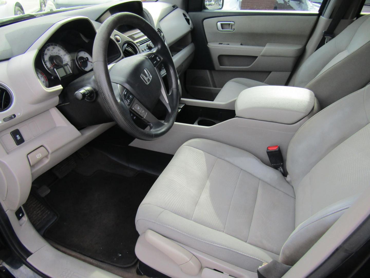 2013 Black Honda Pilot LX 2WD 5-Spd AT (5FNYF3H20DB) with an 3.5L V6 SOHC 24V engine, Automatic transmission, located at 15016 S Hwy 231, Midland City, AL, 36350, (334) 983-3001, 31.306210, -85.495277 - Photo#2