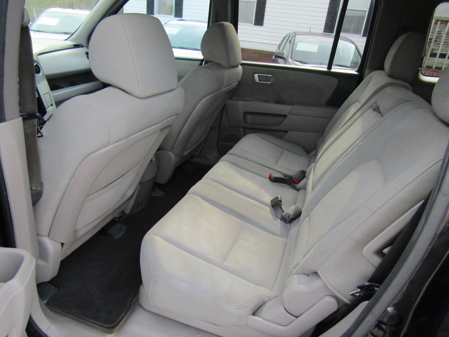 2013 Black Honda Pilot LX 2WD 5-Spd AT (5FNYF3H20DB) with an 3.5L V6 SOHC 24V engine, Automatic transmission, located at 15016 S Hwy 231, Midland City, AL, 36350, (334) 983-3001, 31.306210, -85.495277 - Photo#3