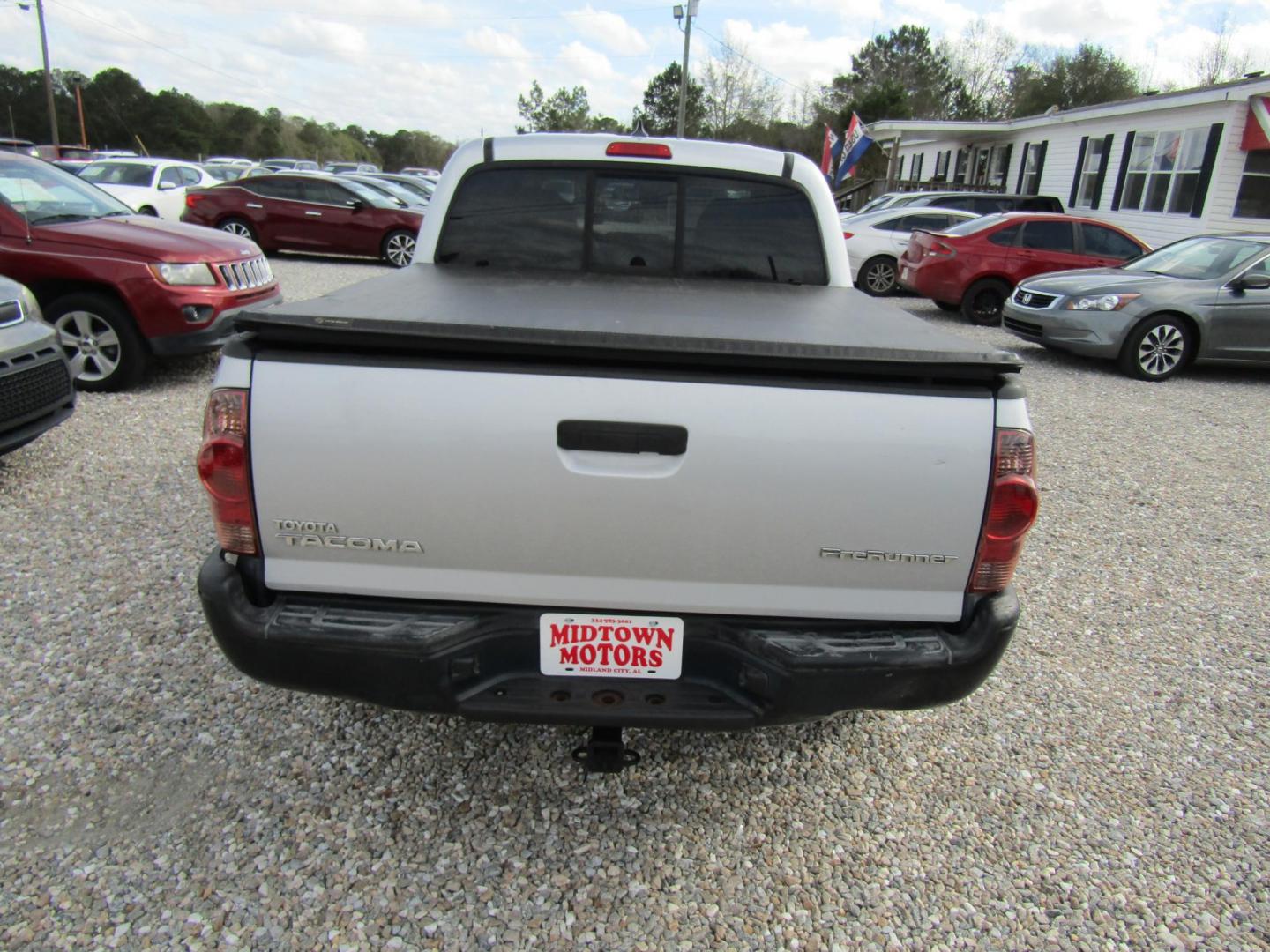 2012 Silver Toyota Tacoma PreRunner Double Cab Auto 2WD (5TFJX4GN5CX) with an 2.7L L4 DOHC 16V engine, Automatic transmission, located at 15016 S Hwy 231, Midland City, AL, 36350, (334) 983-3001, 31.306210, -85.495277 - Photo#5