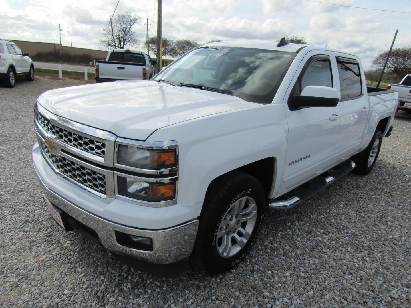 2015 White Chevrolet Silverado 1500 LT Crew Cab 2WD (3GCPCRECXFG) with an 5.3L V8 OHV 16V engine, Automatic transmission, located at 15016 S Hwy 231, Midland City, AL, 36350, (334) 983-3001, 31.306210, -85.495277 - Photo#2