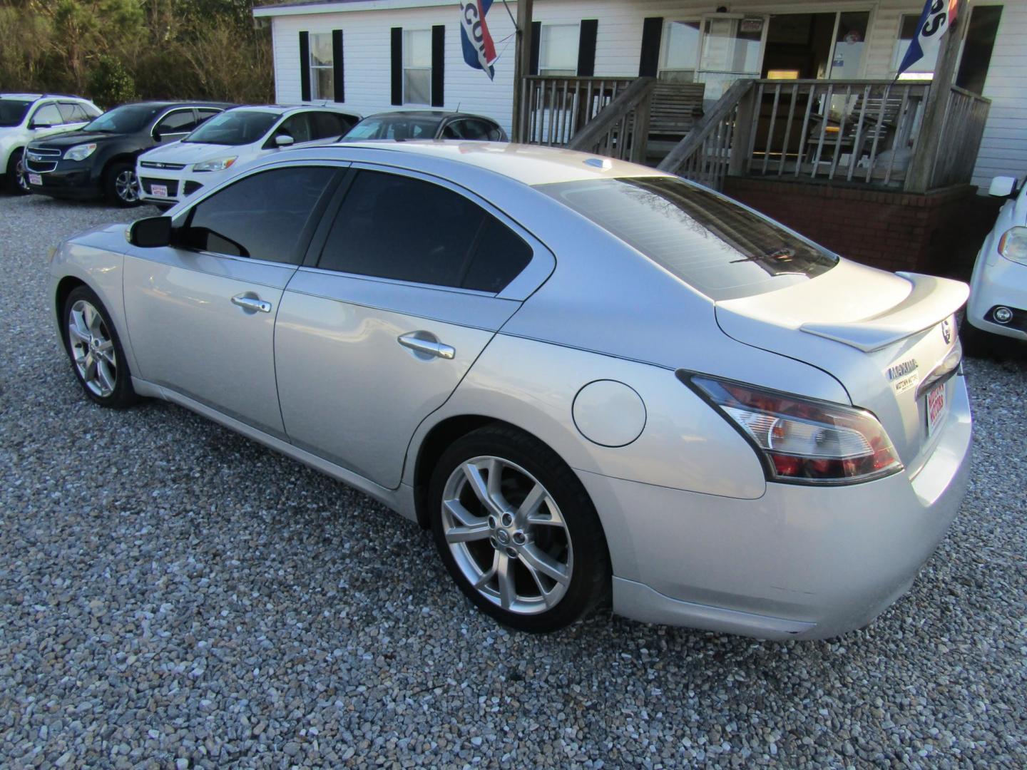 2012 Silver Nissan Maxima SV (1N4AA5AP9CC) with an 3.5L V6 DOHC 24V engine, Automatic transmission, located at 15016 S Hwy 231, Midland City, AL, 36350, (334) 983-3001, 31.306210, -85.495277 - Photo#5