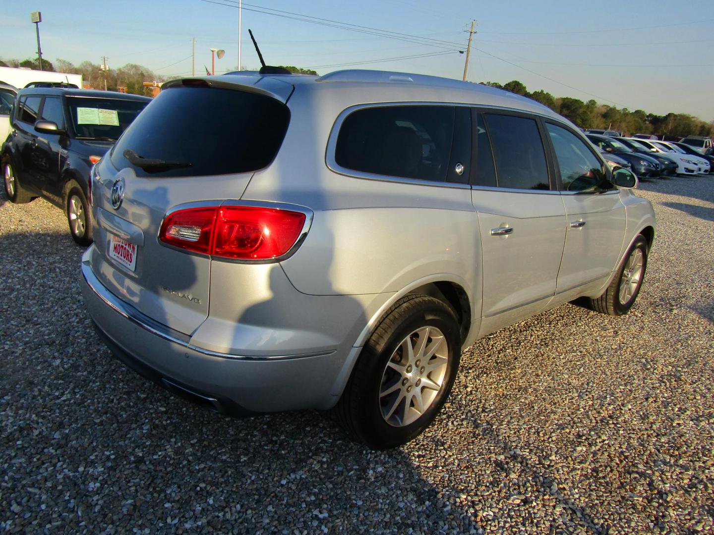 2016 Silver Buick Enclave Convenience FWD (5GAKRAKD7GJ) with an 3.6L V6 DOHC 24V engine, Automatic transmission, located at 15016 S Hwy 231, Midland City, AL, 36350, (334) 983-3001, 31.306210, -85.495277 - Photo#7