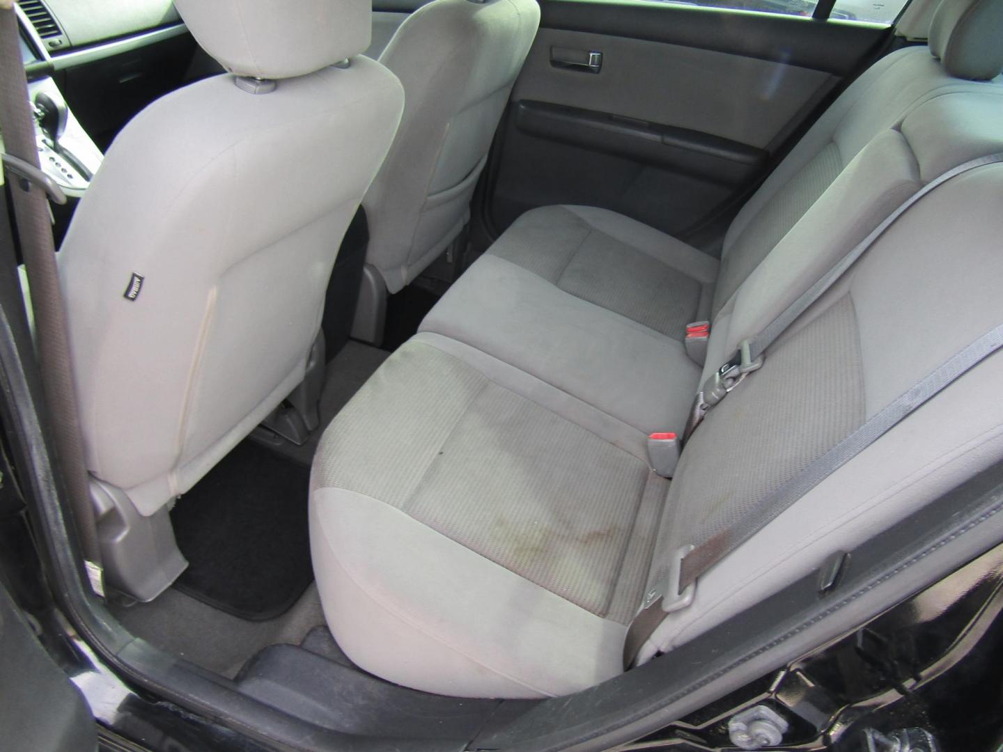 2012 Black Nissan Sentra 2.0 (3N1AB6AP2CL) with an 2.0L L4 DOHC 16V engine, Automatic transmission, located at 15016 S Hwy 231, Midland City, AL, 36350, (334) 983-3001, 31.306210, -85.495277 - Photo#4