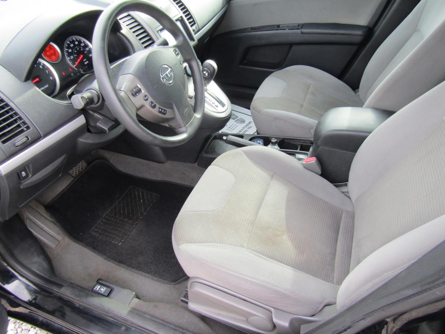 2012 Black Nissan Sentra 2.0 (3N1AB6AP2CL) with an 2.0L L4 DOHC 16V engine, Automatic transmission, located at 15016 S Hwy 231, Midland City, AL, 36350, (334) 983-3001, 31.306210, -85.495277 - Photo#3