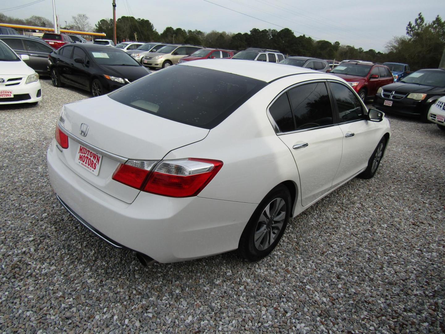 2014 White Honda Accord LX Sedan CVT (1HGCR2F33EA) with an 2.4L L4 DOHC 16V engine, Automatic transmission, located at 15016 S Hwy 231, Midland City, AL, 36350, (334) 983-3001, 31.306210, -85.495277 - Photo#6