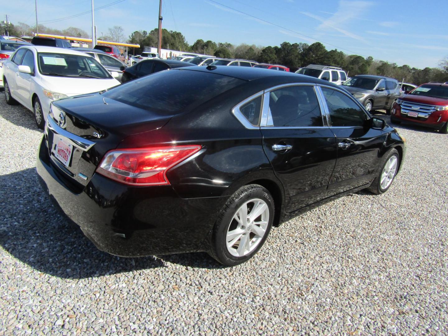 2013 Black Nissan Altima 2.5 S (1N4AL3AP1DC) with an 2.5L L4 DOHC 16V engine, Automatic transmission, located at 15016 S Hwy 231, Midland City, AL, 36350, (334) 983-3001, 31.306210, -85.495277 - Photo#7