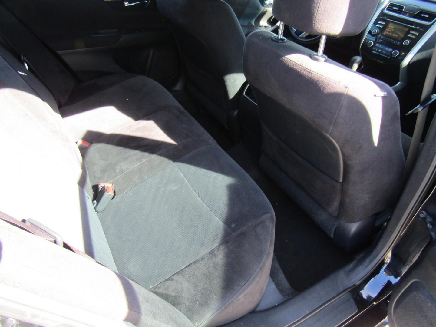 2013 Black Nissan Altima 2.5 S (1N4AL3AP1DC) with an 2.5L L4 DOHC 16V engine, Automatic transmission, located at 15016 S Hwy 231, Midland City, AL, 36350, (334) 983-3001, 31.306210, -85.495277 - Photo#8