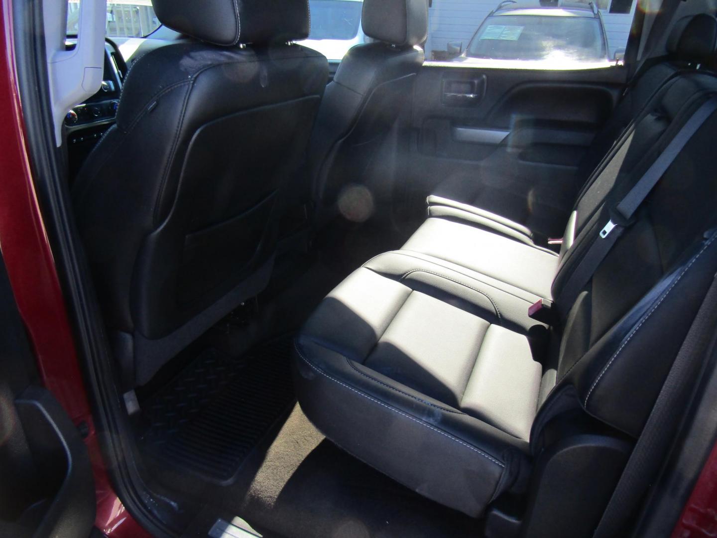 2015 Red Chevrolet Silverado 1500 LT Crew Cab 4WD (3GCUKRECXFG) with an 5.3L V8 OHV 16V engine, Automatic transmission, located at 15016 S Hwy 231, Midland City, AL, 36350, (334) 983-3001, 31.306210, -85.495277 - Photo#4