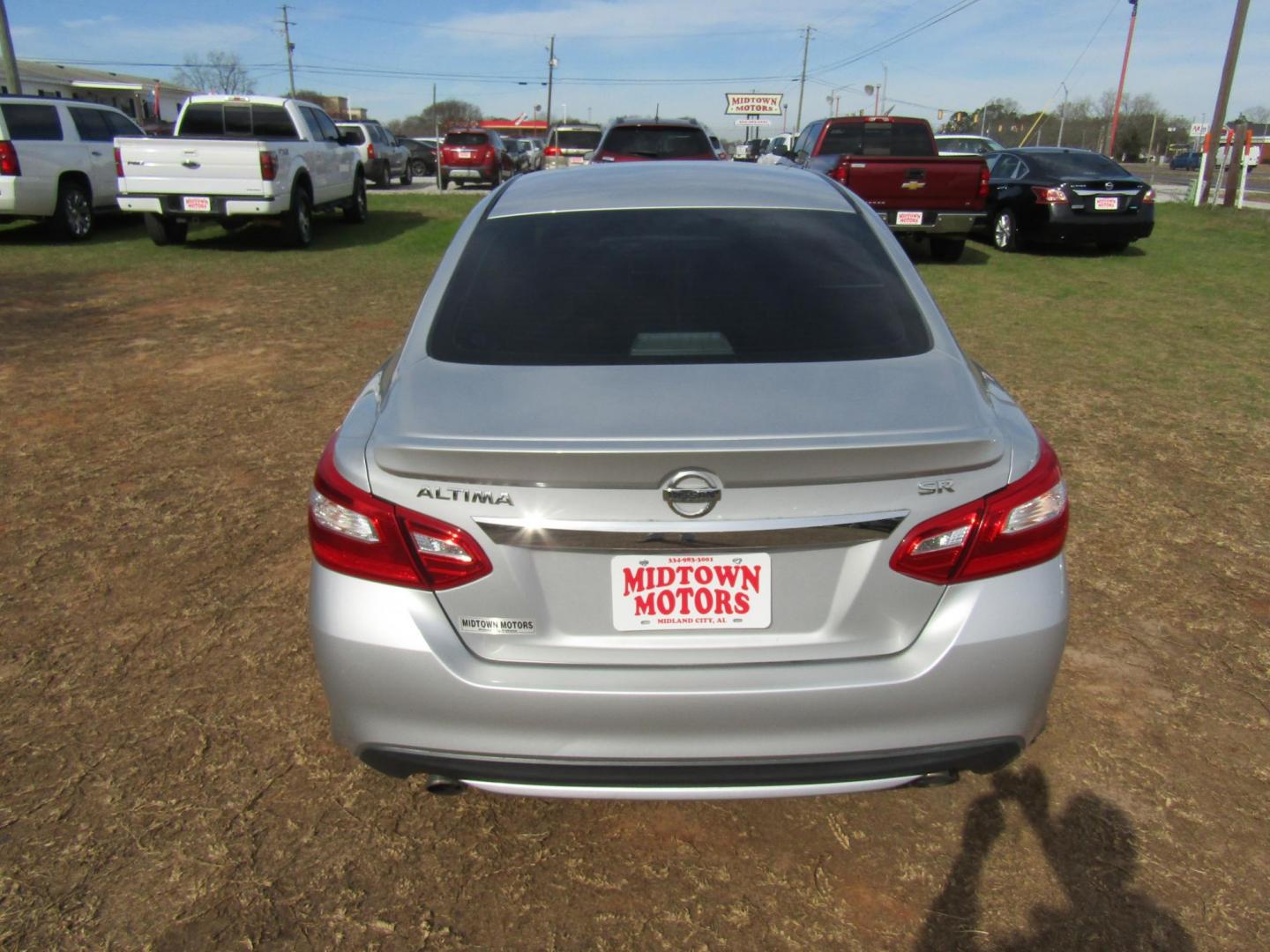 2011 Gray Nissan Altima 2.5 S (1N4AL2AP4BN) with an 2.5L L4 DOHC 16V engine, Automatic transmission, located at 15016 S Hwy 231, Midland City, AL, 36350, (334) 983-3001, 31.306210, -85.495277 - Photo#5