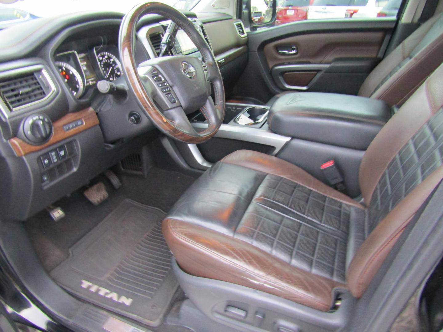 2017 Black Nissan Titan S Crew Cab 2WD (1N6AA1E61HN) with an 5.6L V8 DOHC 32V engine, Automatic transmission, located at 15016 S Hwy 231, Midland City, AL, 36350, (334) 983-3001, 31.306210, -85.495277 - Photo#2