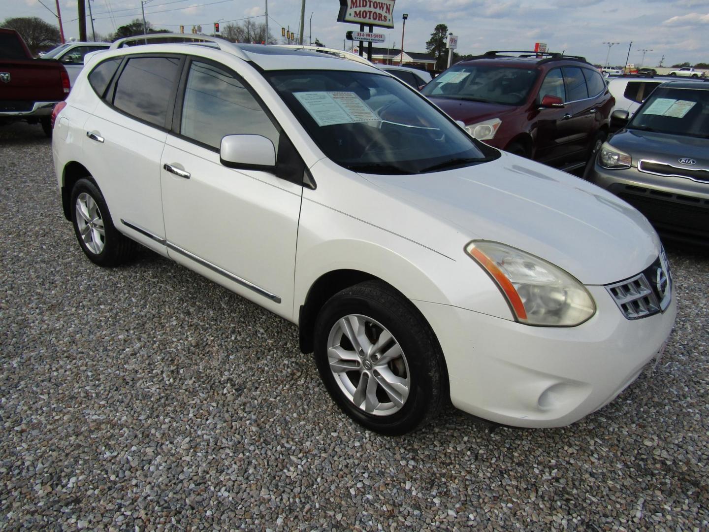 2012 White Nissan Rogue S FWD Krom Edition (JN8AS5MT8CW) with an 2.5L L4 DOHC 16V engine, Automatic transmission, located at 15016 S Hwy 231, Midland City, AL, 36350, (334) 983-3001, 31.306210, -85.495277 - Photo#0