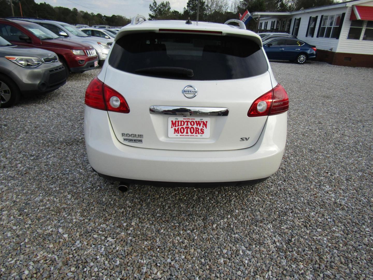 2012 White Nissan Rogue S FWD Krom Edition (JN8AS5MT8CW) with an 2.5L L4 DOHC 16V engine, Automatic transmission, located at 15016 S Hwy 231, Midland City, AL, 36350, (334) 983-3001, 31.306210, -85.495277 - Photo#6