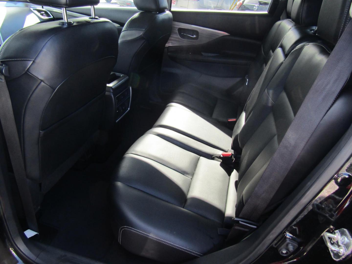 2018 Black Nissan Murano S (5N1AZ2MGXJN) with an 3.5L V6 DOHC 24V engine, Automatic transmission, located at 15016 S Hwy 231, Midland City, AL, 36350, (334) 983-3001, 31.306210, -85.495277 - Photo#3