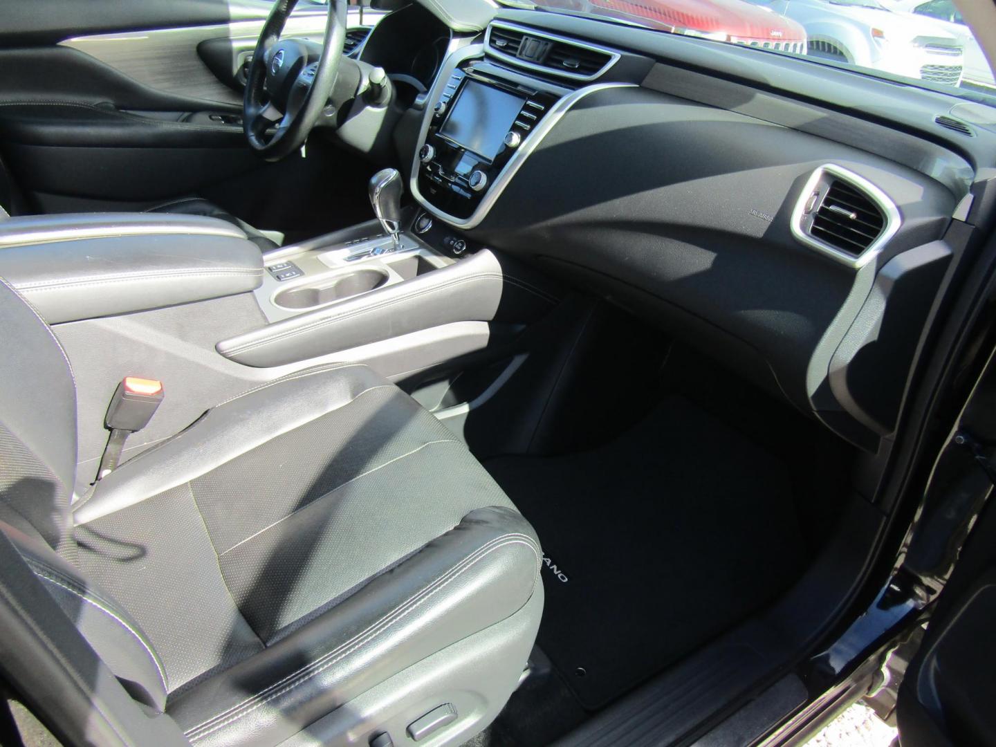 2018 Black Nissan Murano S (5N1AZ2MGXJN) with an 3.5L V6 DOHC 24V engine, Automatic transmission, located at 15016 S Hwy 231, Midland City, AL, 36350, (334) 983-3001, 31.306210, -85.495277 - Photo#8