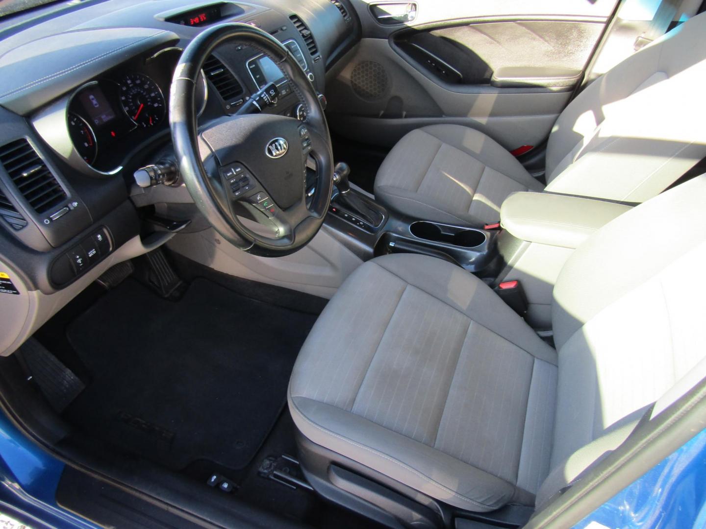 2015 Blue Kia Forte EX (KNAFX4A87F5) with an 2.0L L4 DOHC 16V engine, Automatic transmission, located at 15016 S Hwy 231, Midland City, AL, 36350, (334) 983-3001, 31.306210, -85.495277 - Photo#3