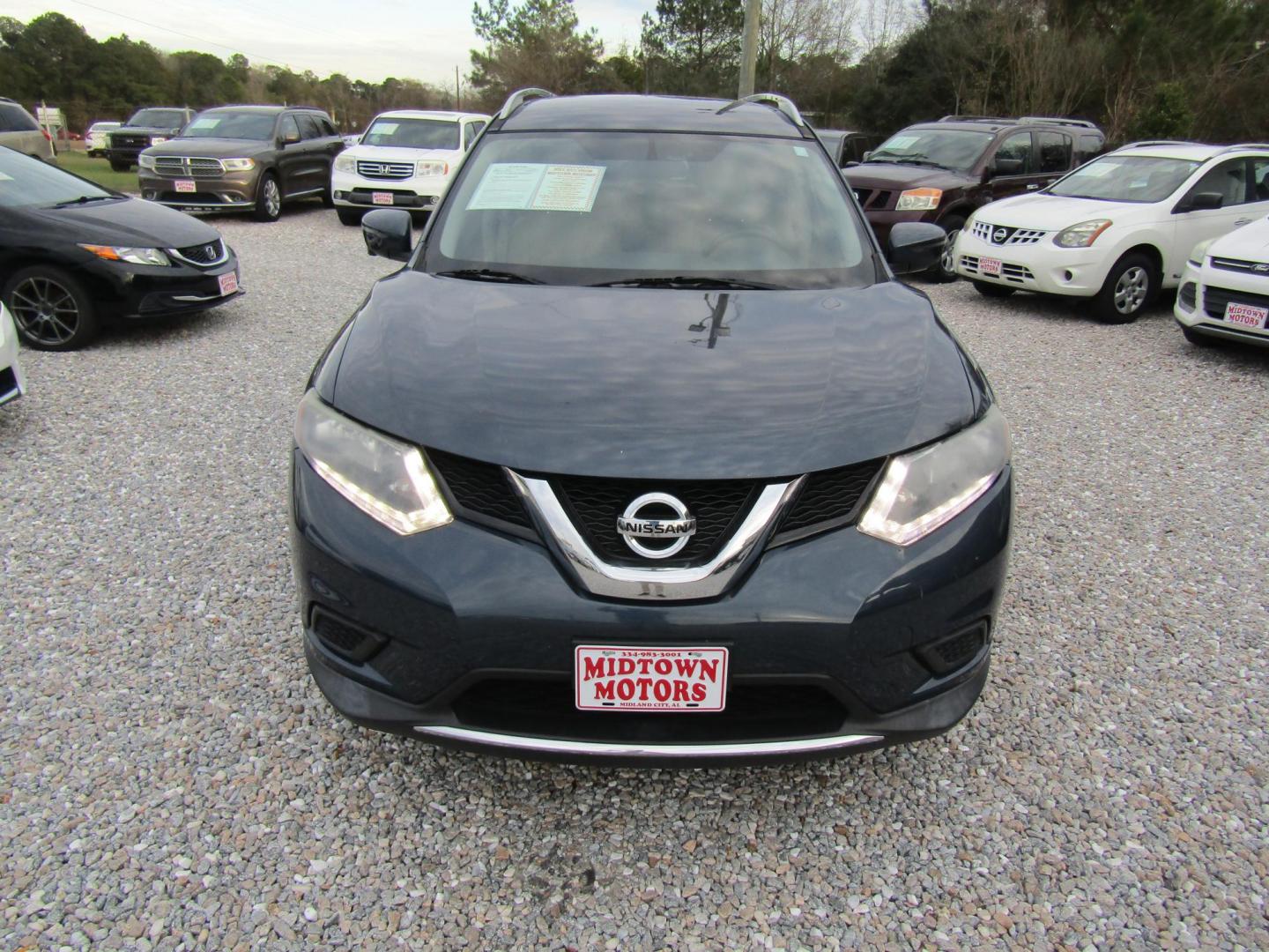2016 Gray Nissan Rogue S 2WD (5N1AT2MTXGC) with an 2.5L L4 DOHC 16V engine, Automatic transmission, located at 15016 S Hwy 231, Midland City, AL, 36350, (334) 983-3001, 31.306210, -85.495277 - Photo#1