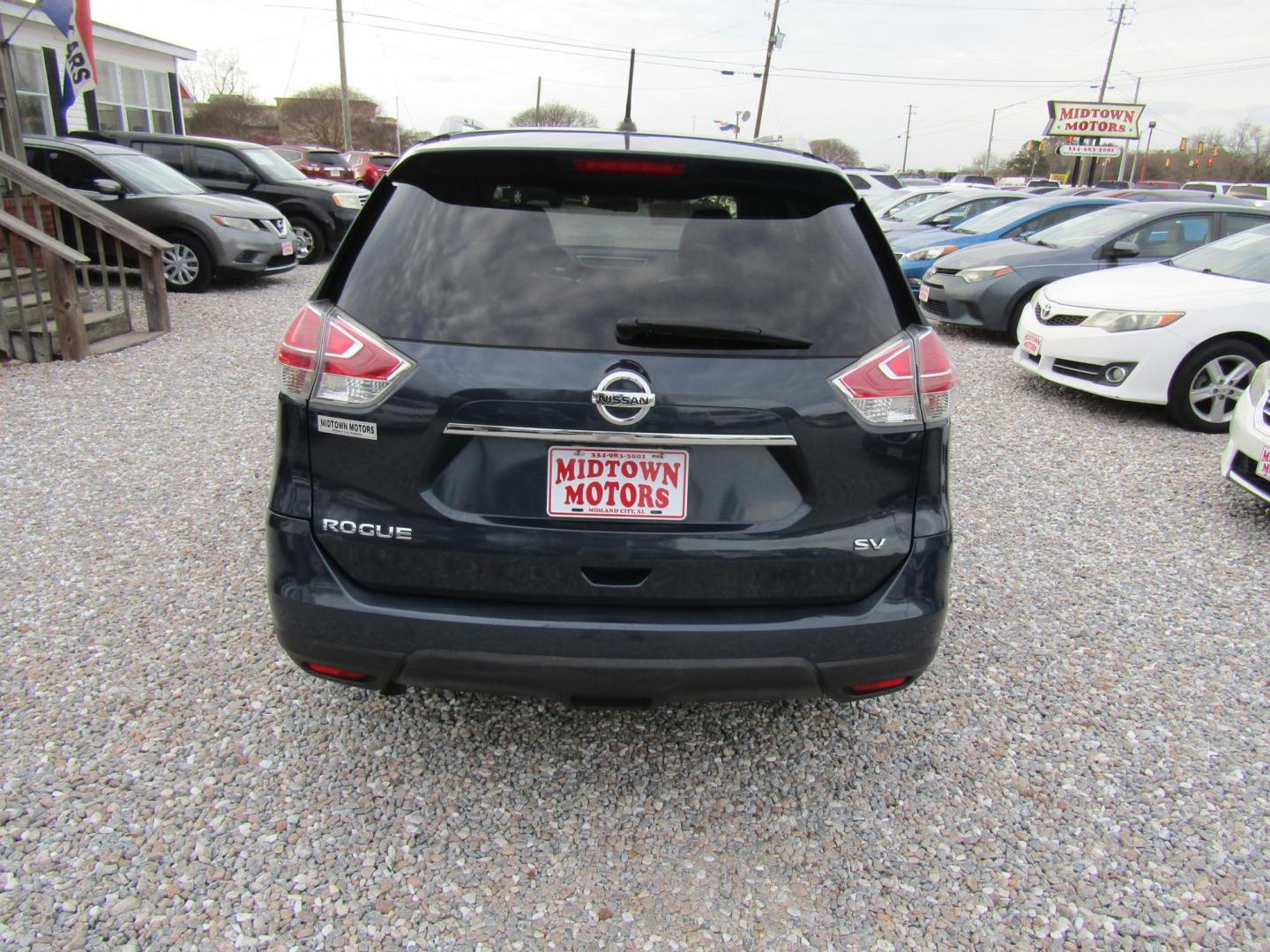 2016 Gray Nissan Rogue S 2WD (5N1AT2MTXGC) with an 2.5L L4 DOHC 16V engine, Automatic transmission, located at 15016 S Hwy 231, Midland City, AL, 36350, (334) 983-3001, 31.306210, -85.495277 - Photo#6