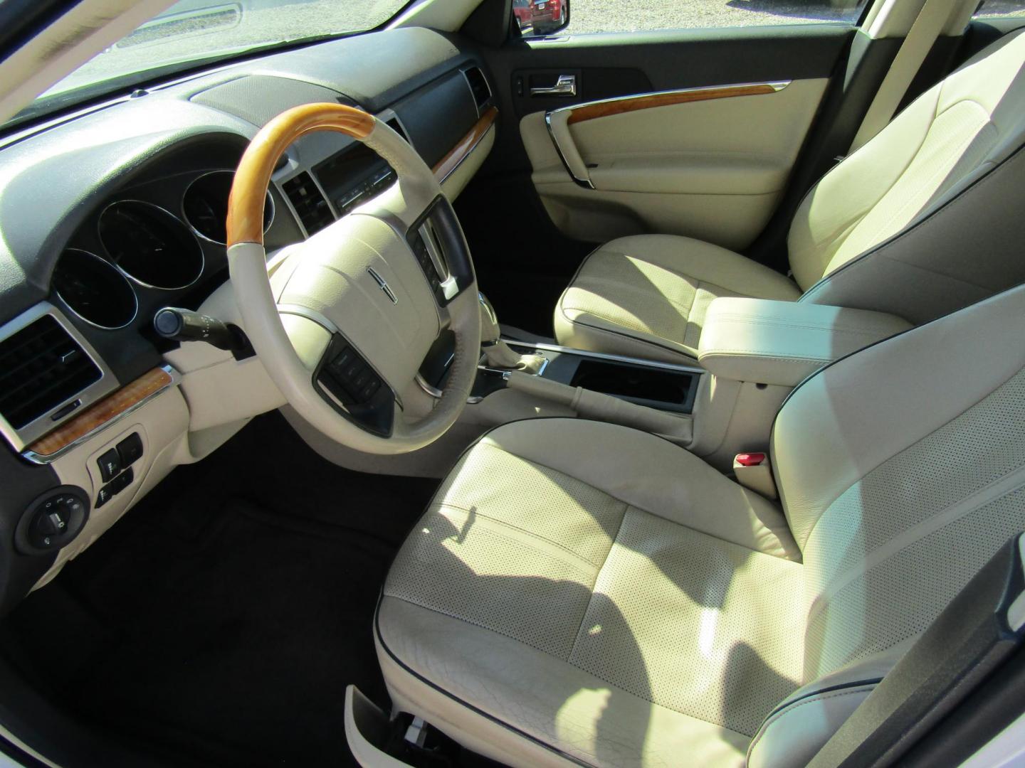 2010 White Lincoln MKZ FWD (3LNHL2GC9AR) with an 3.5L V6 DOHC 24V engine, Automatic transmission, located at 15016 S Hwy 231, Midland City, AL, 36350, (334) 983-3001, 31.306210, -85.495277 - Photo#3