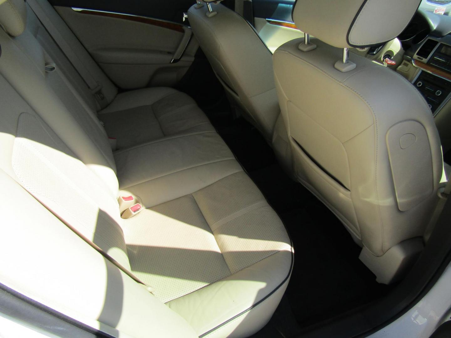 2010 White Lincoln MKZ FWD (3LNHL2GC9AR) with an 3.5L V6 DOHC 24V engine, Automatic transmission, located at 15016 S Hwy 231, Midland City, AL, 36350, (334) 983-3001, 31.306210, -85.495277 - Photo#8