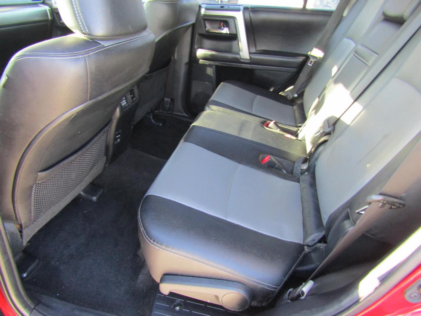 2018 Red Toyota 4Runner SR5 2WD (JTEZU5JR4J5) with an 4.0L V6 DOHC 24V engine, Automatic transmission, located at 15016 S Hwy 231, Midland City, AL, 36350, (334) 983-3001, 31.306210, -85.495277 - Photo#3