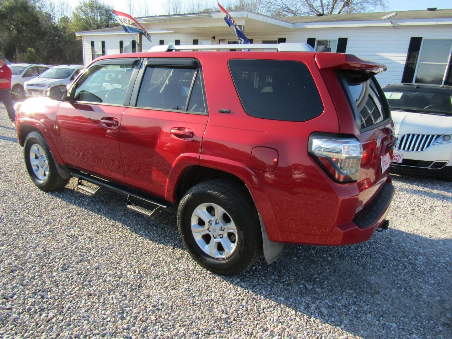 2018 Red Toyota 4Runner SR5 2WD (JTEZU5JR4J5) with an 4.0L V6 DOHC 24V engine, Automatic transmission, located at 15016 S Hwy 231, Midland City, AL, 36350, (334) 983-3001, 31.306210, -85.495277 - Photo#4