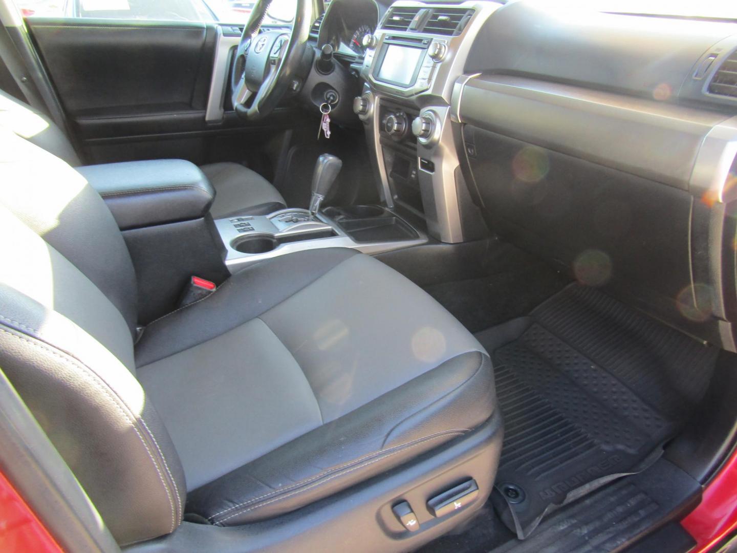 2018 Red Toyota 4Runner SR5 2WD (JTEZU5JR4J5) with an 4.0L V6 DOHC 24V engine, Automatic transmission, located at 15016 S Hwy 231, Midland City, AL, 36350, (334) 983-3001, 31.306210, -85.495277 - Photo#8