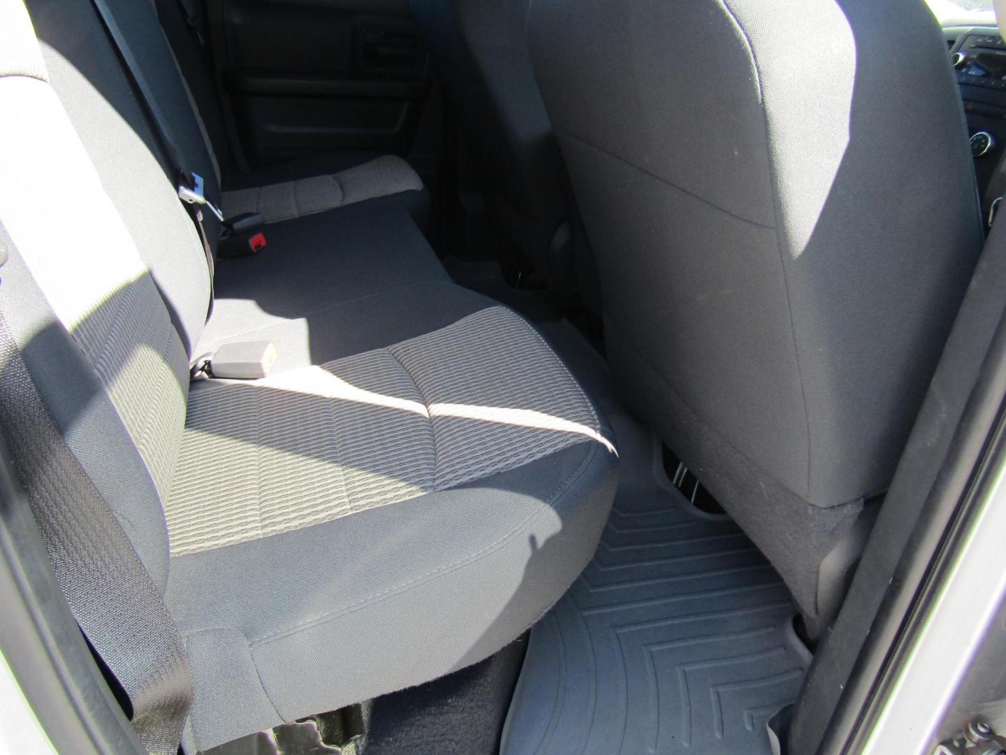 2011 Silver Dodge Ram 1500 SLT Quad Cab 2WD (1D7RB1GP8BS) with an 4.7L V8 SOHC 16V FFV engine, Automatic transmission, located at 15016 S Hwy 231, Midland City, AL, 36350, (334) 983-3001, 31.306210, -85.495277 - Photo#7