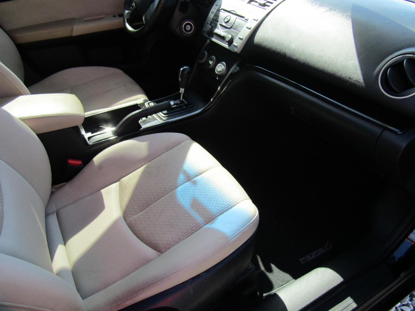 2012 Black Mazda MAZDA6 I Touring (1YVHZ8DH7C5) with an 2.5L L4 DOHC 16V engine, Automatic transmission, located at 15016 S Hwy 231, Midland City, AL, 36350, (334) 983-3001, 31.306210, -85.495277 - Photo#7